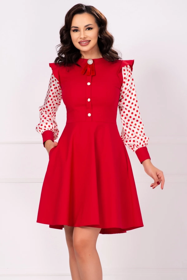 Rochie rosie InPuff in clos cu volane la umeri si imprimeu buline