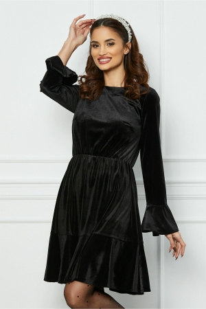 Rochie Moze clos neagra cu volan la baza si maneci lungi clopot