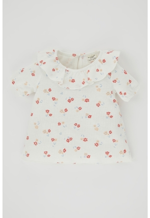 Bluza cu model floral si guler cu volane