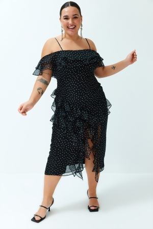 Rochie Maxi Lungă cu Polka Dot Neagră și Volane, Bretele Ajustabile - Trendyol Curve