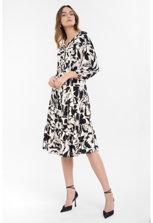 Rochie GreenPoint evazata cu model floral si maneci trei sferturi pentru femei