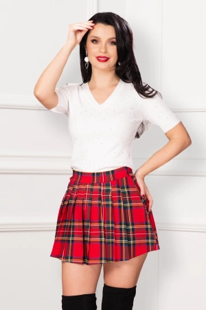Fustă plisată roșie cu carouri și top alb din tricot