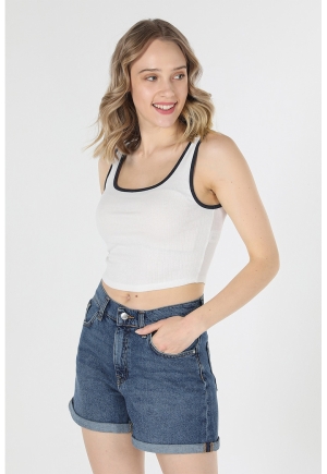 Top crop alb cu decolteu rotund COLINS